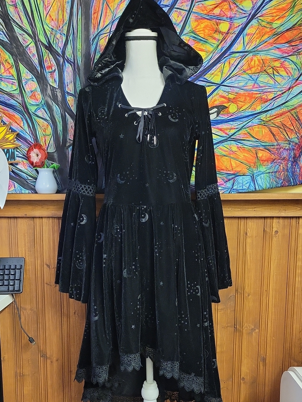 Spirit Black Velvet Hooded Bell-Sleeve Dress - Mystic Moon Print Woman Med